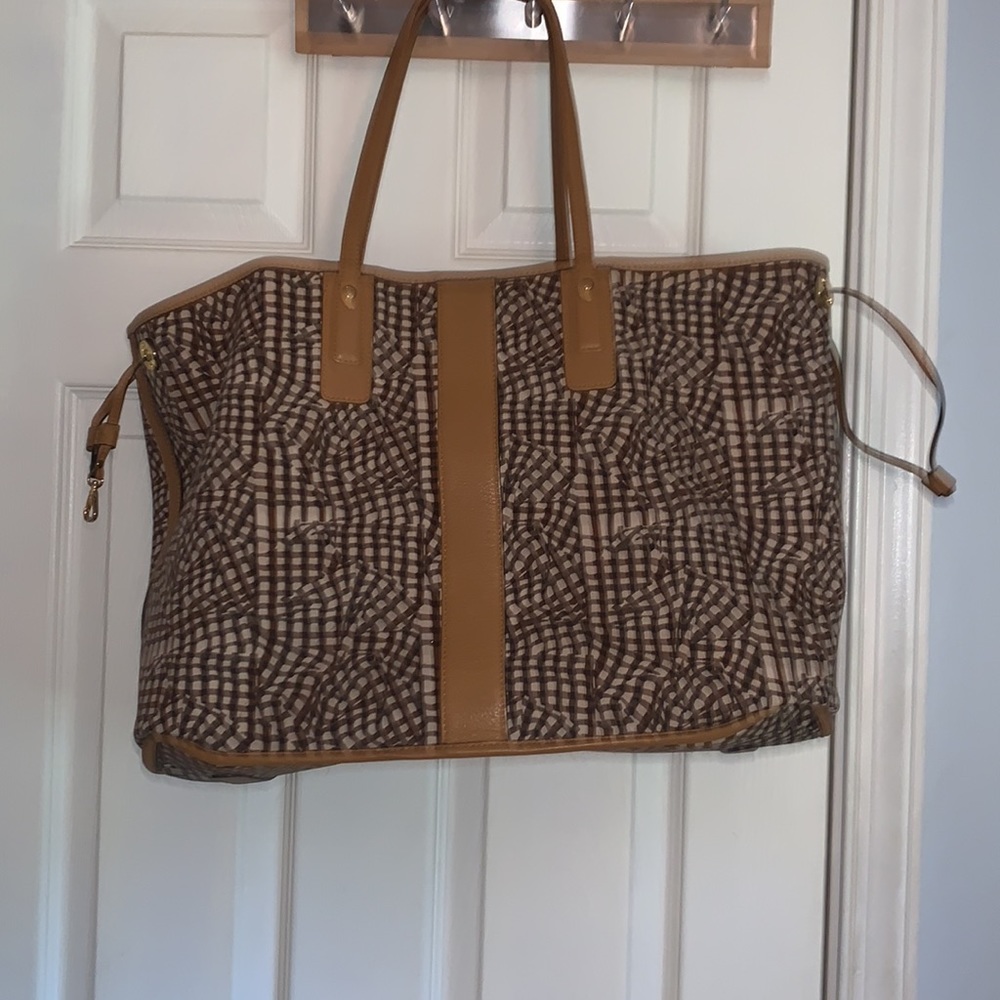 Mcm Liz Large Reversible Tote With Clutch And Ext… - image 3
